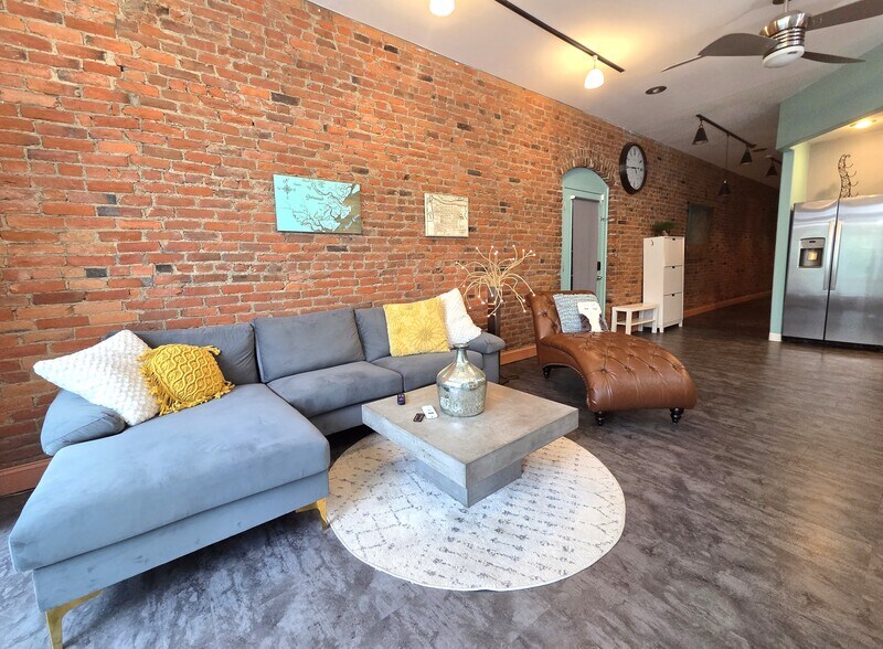 More Photos Of 14 E 3rd St, Jamestown Flex For Sale
