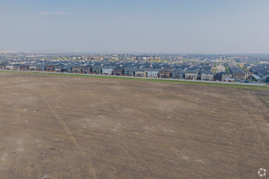 More Photos Of 4294 8 St SW, Airdrie Unknown For Lease