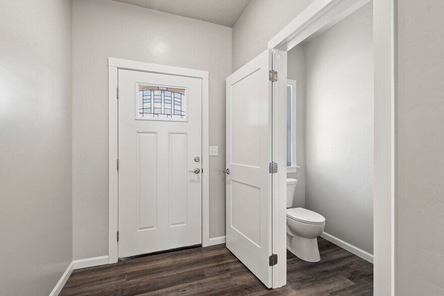 More Photos Of 560 Park Springs Ave, Baker City Apartments For Sale