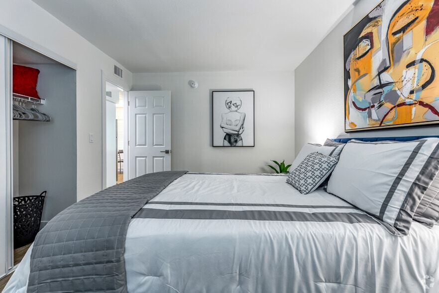 More Photos Of 785 N Osprey Ave, Sarasota Apartments For Sale