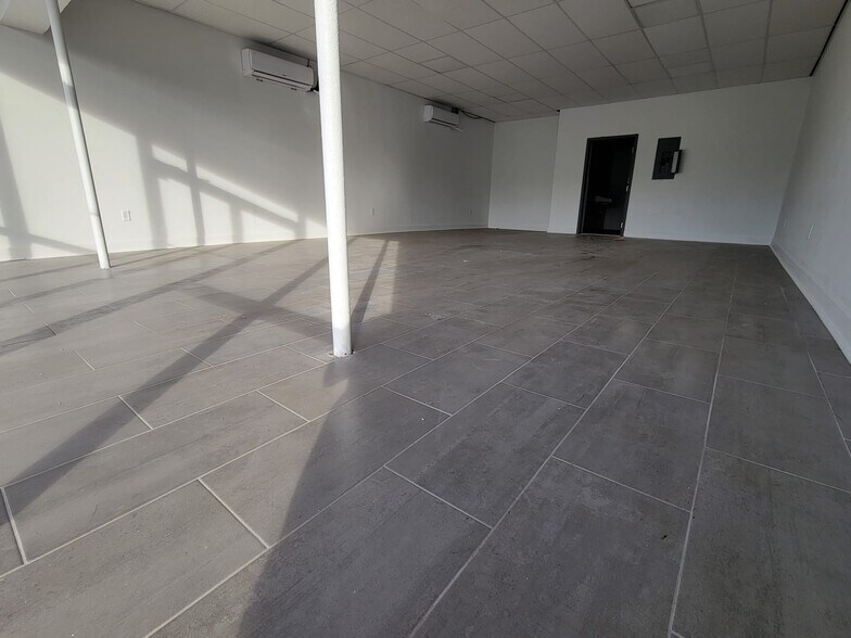 More Photos Of 2013-2023 Jammes Rd, Jacksonville Storefront For Lease