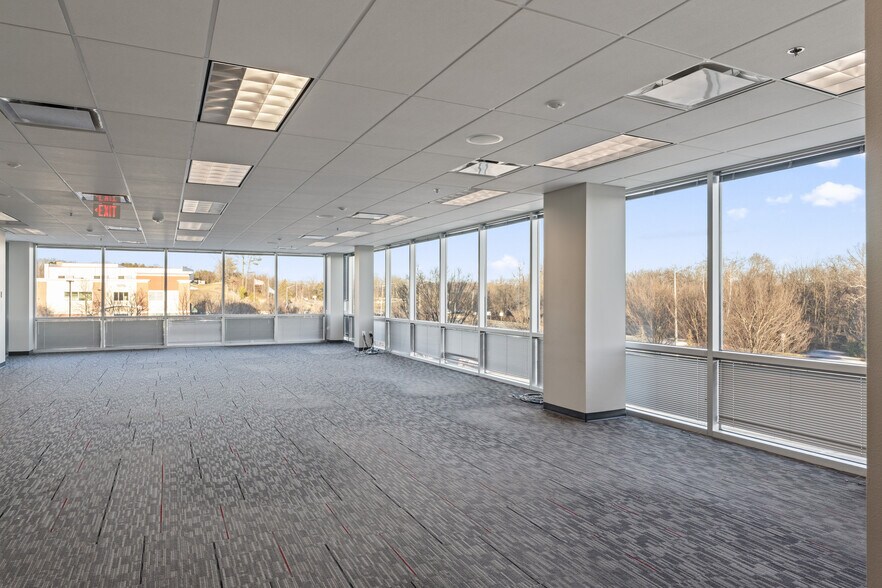 More Photos Of 10718 Richmond Hwy, Lorton Office For Lease