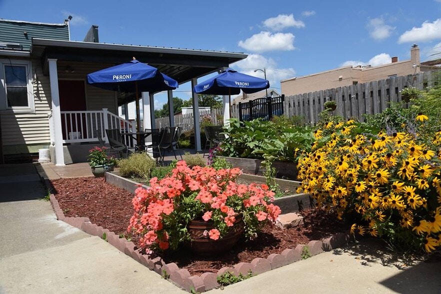 More Photos Of 605 N Main St, Evansville Restaurant For Sale