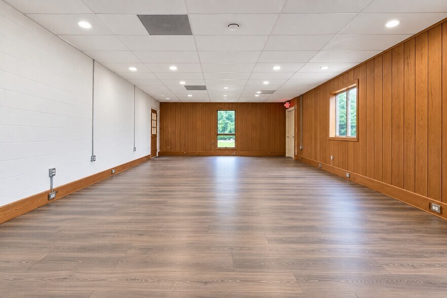 More Photos Of 380 NY-210, Stony Point Warehouse For Lease