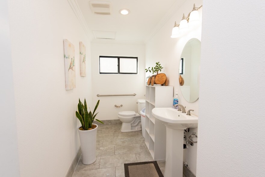 More Photos Of 1351 E Chapman Ave, Fullerton Office For Sale