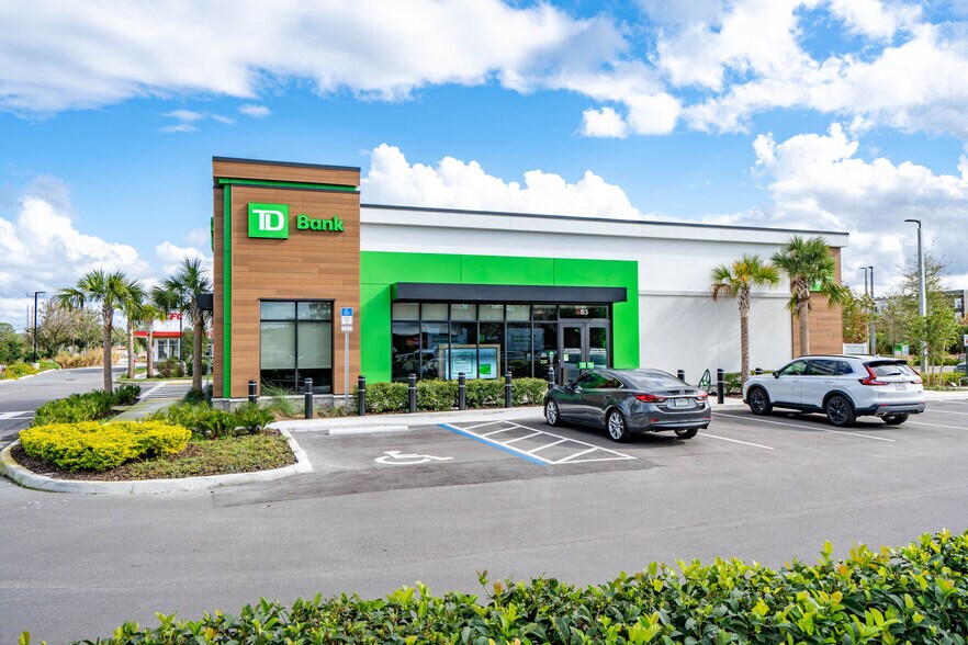 More Photos Of 83 Towne Center Blvd, Sanford Freestanding For Sale