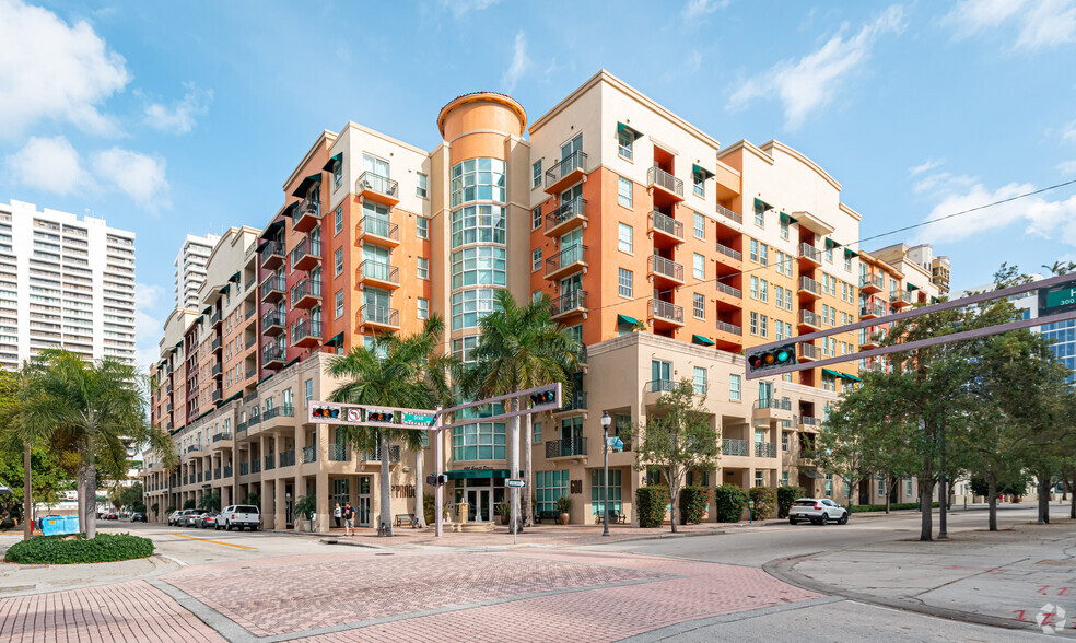 Primary Photo Of 600 S Dixie Hwy, West Palm Beach Apartments For Lease