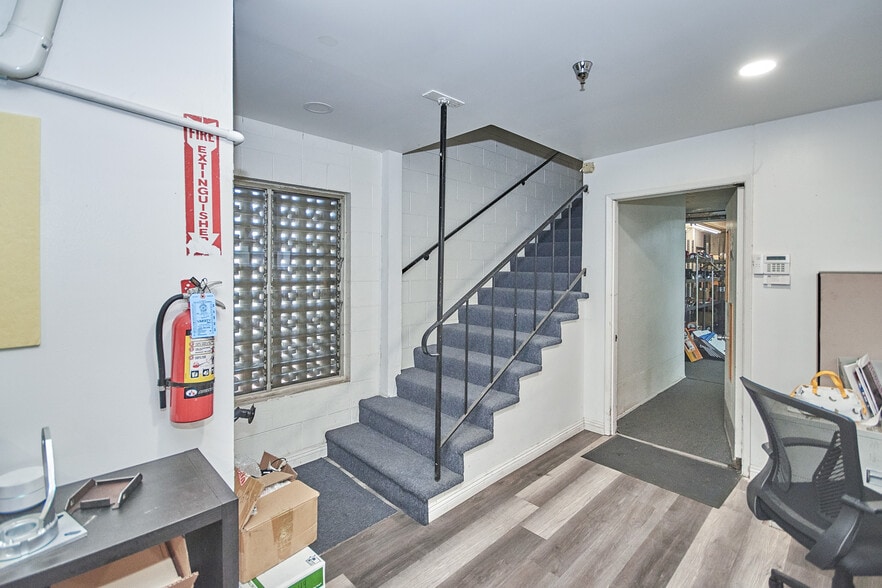 More Photos Of 536 N Vincent Ave, Covina Warehouse For Sale