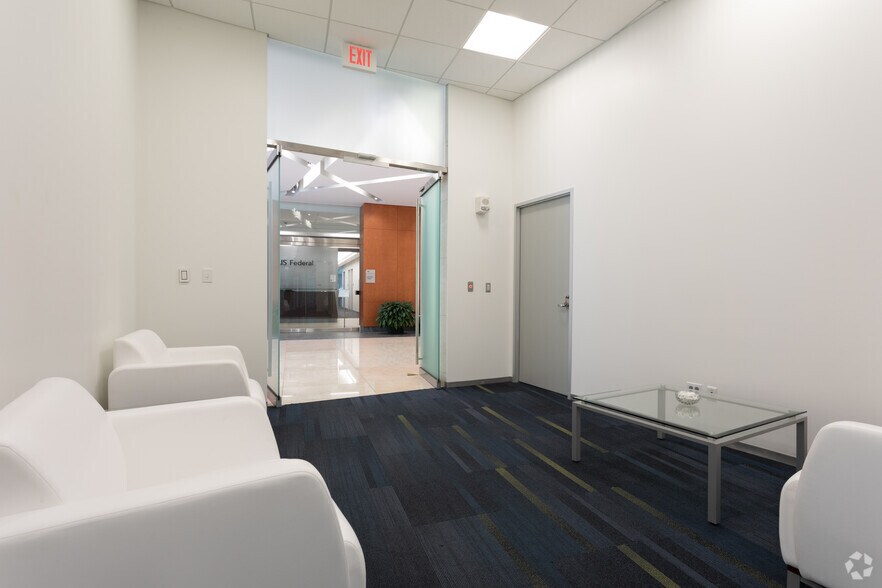 More Photos Of 3120 Fairview Park Dr, Falls Church Office For Lease