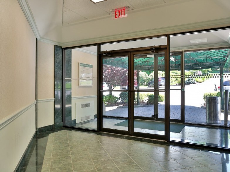 More Photos Of 401 Columbus Ave, Valhalla Medical For Sale