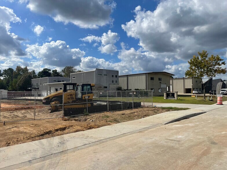 More Photos Of 32223 Tamina Rt, Magnolia Flex For Lease