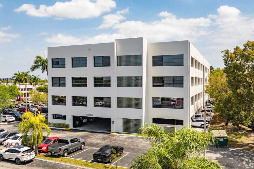 More Photos Of 4960 SW 72nd Ave, Miami Medical For Lease