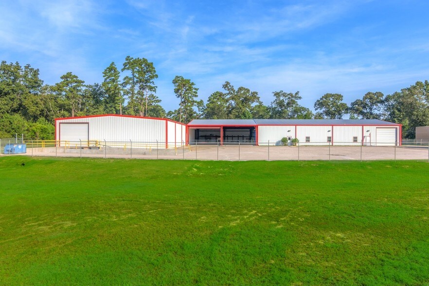 More Photos Of 13939 Old Texaco Rd, Conroe Warehouse For Lease