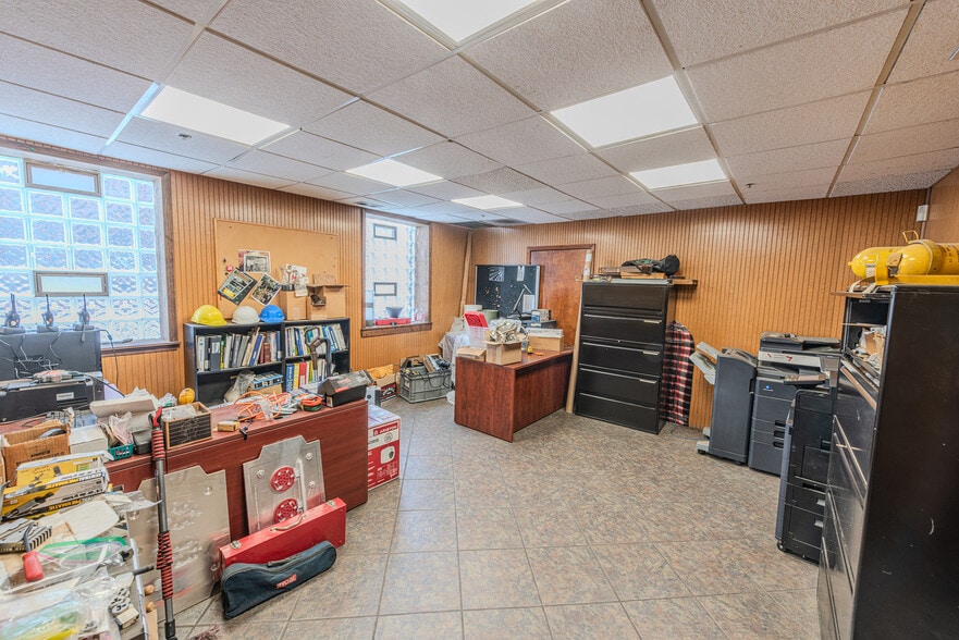 More Photos Of 3155 W 33rd St, Cleveland Warehouse For Sale