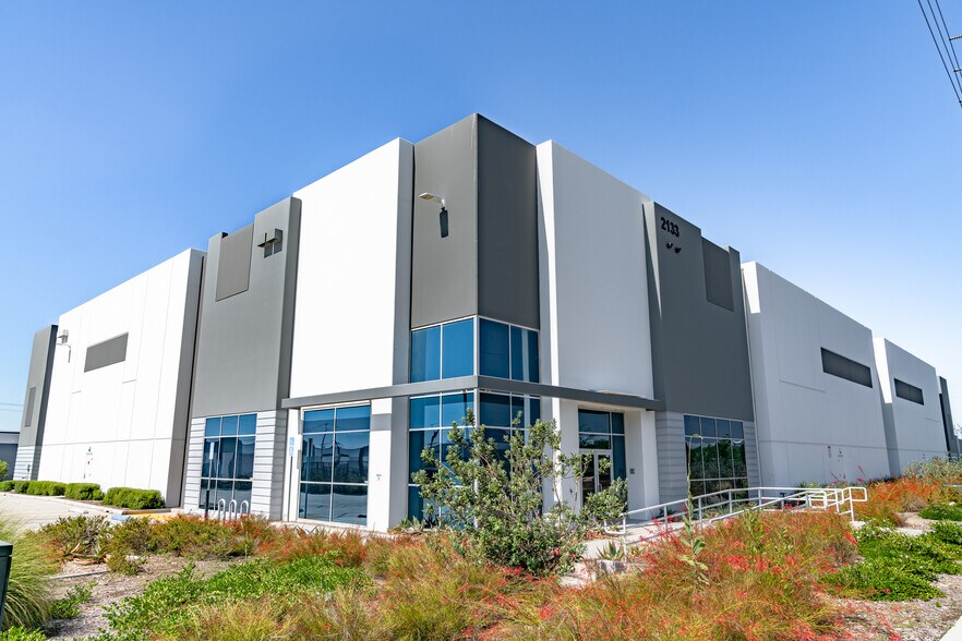 Primary Photo Of 2133 W Casmalia St, Rialto Manufacturing For Sale