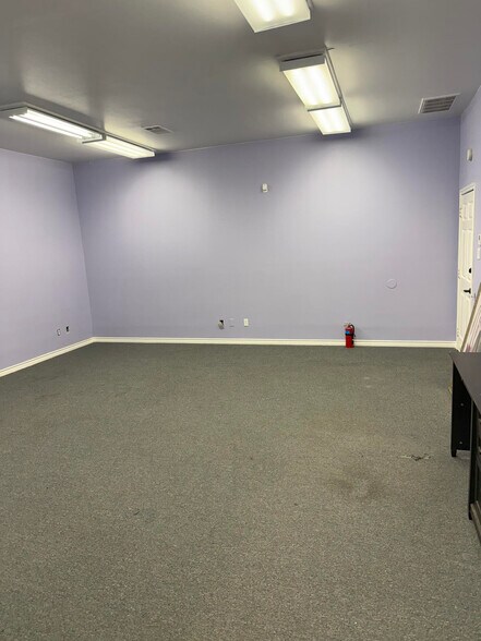 More Photos Of 1650 W Chapman Dr, Sanger Medical For Lease