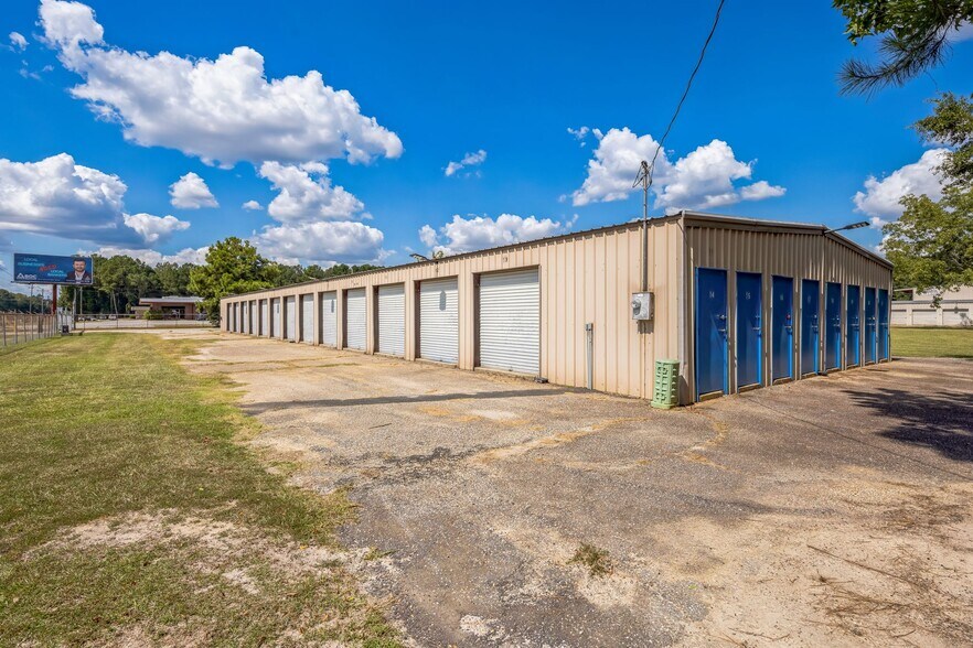 More Photos Of 557 N Pike E, Sumter Self Storage For Sale