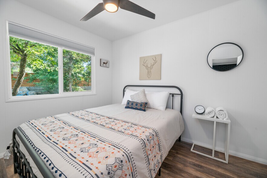 More Photos Of 560 Edgemoor Rd, Big Bear Lake Hotel For Sale