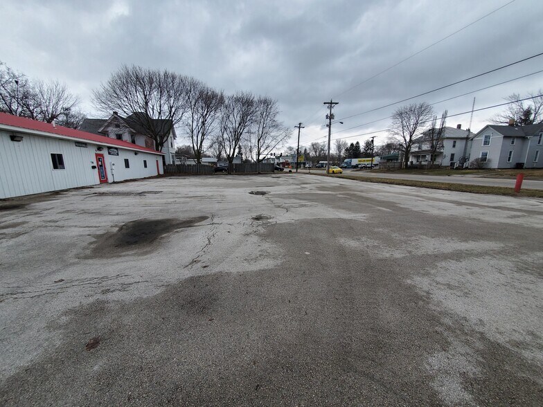 More Photos Of 726 S Blanchard St, Findlay Carwash For Sale