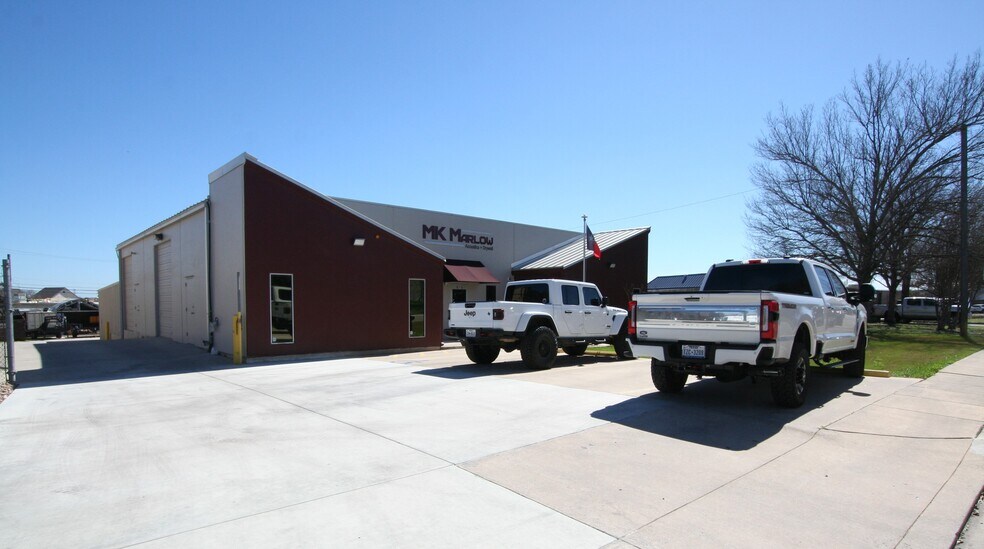 More Photos Of 16116 College Oak Dr, San Antonio Research And Development For Lease