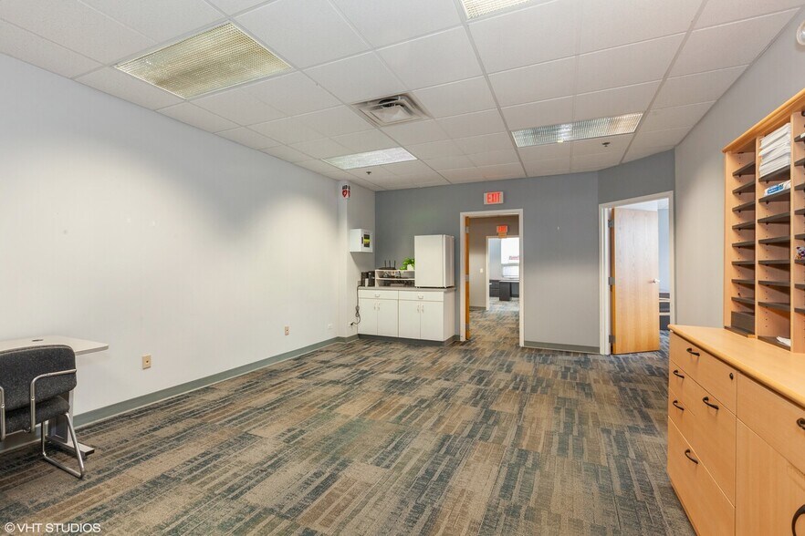More Photos Of 4906 Main St, Lisle Office For Sale
