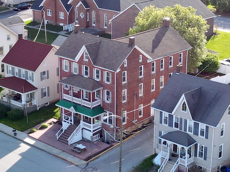 Primary Photo Of 106 N Front St, New Freedom Restaurant For Lease