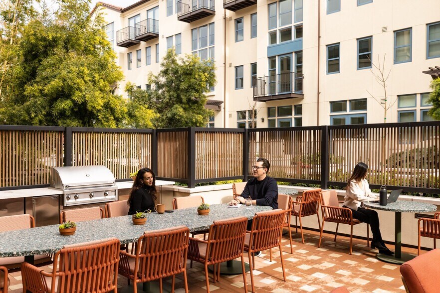More Photos Of 1300 El Camino Real, Menlo Park Coworking Space