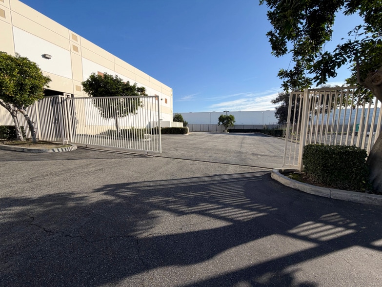More Photos Of 1689 S Parco Ave, Ontario Warehouse For Sale