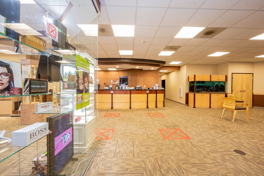 More Photos Of 301-303 Sterling Dr, Orchard Park Medical For Lease