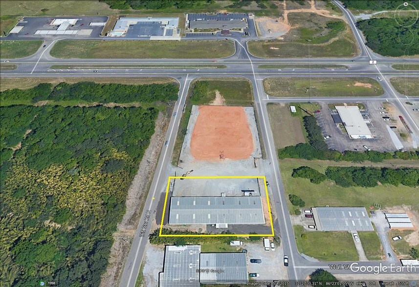 More Photos Of 1951 Market St, Millbrook Warehouse For Lease