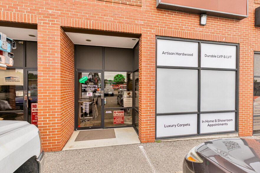 More Photos Of 7200-7220 Telegraph Square Dr, Lorton Showroom For Lease