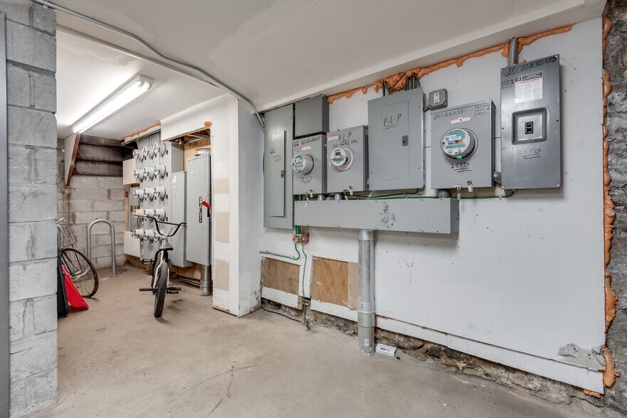 More Photos Of 555 Gates Ave, Brooklyn Apartments For Sale