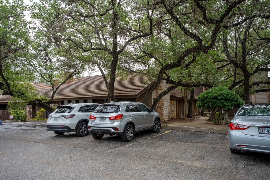 More Photos Of 8004 West Ave, San Antonio Office For Sale