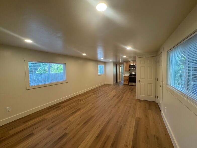 More Photos Of 53943 Highway 86, Halfway Restaurant For Sale