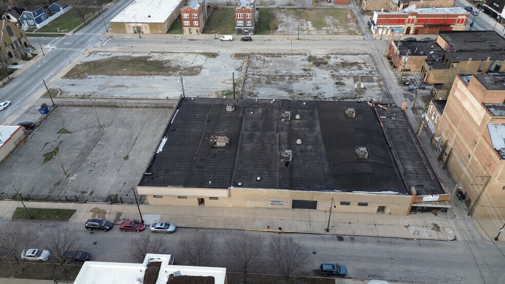 More Photos Of 28 E 112th Pl, Chicago Freestanding For Sale