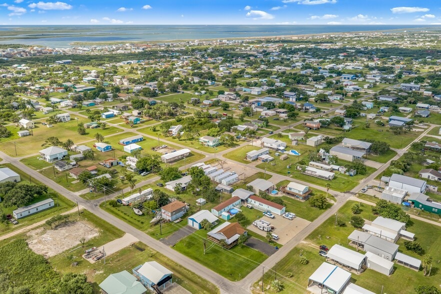 More Photos Of 702 8th St, Port Lavaca Manufactured Housing Mobile Home Park For Sale