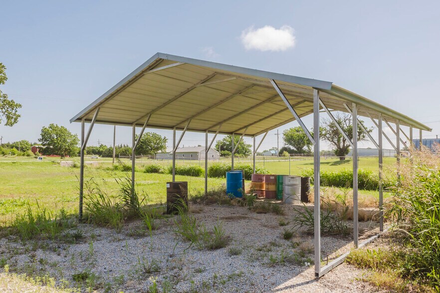 More Photos Of 3315 Central Ave, Winfield Warehouse For Sale