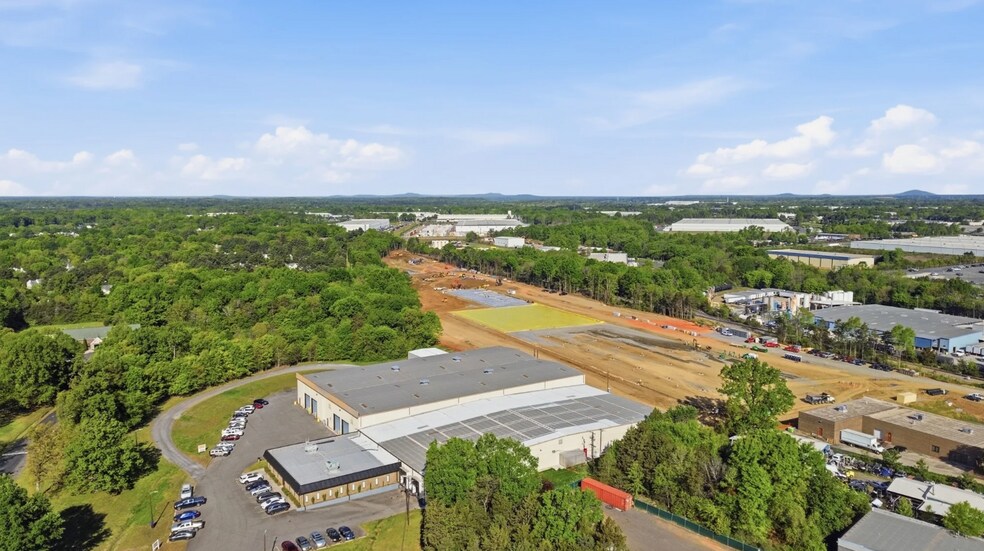 More Photos Of 10700 John Price Rd, Charlotte Warehouse For Lease