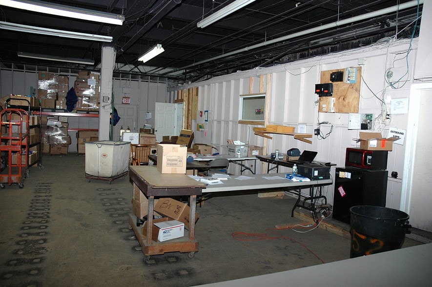 More Photos Of 10-30 Pearl St, Long Branch Warehouse For Lease