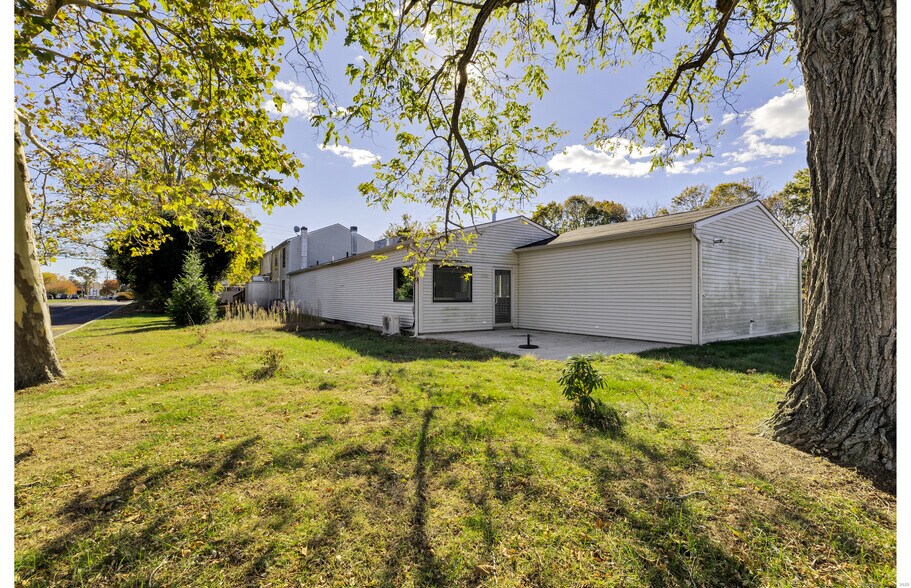 More Photos Of 93 Elm St, Old Saybrook Restaurant For Sale