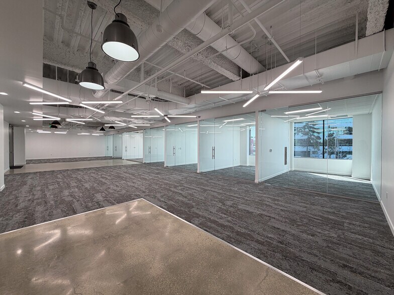 More Photos Of 2099 S State College Blvd, Anaheim Office For Lease