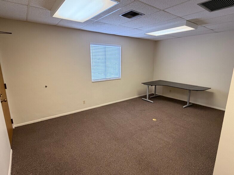 More Photos Of 1950 Courtney Dr, Fort Myers Office For Lease