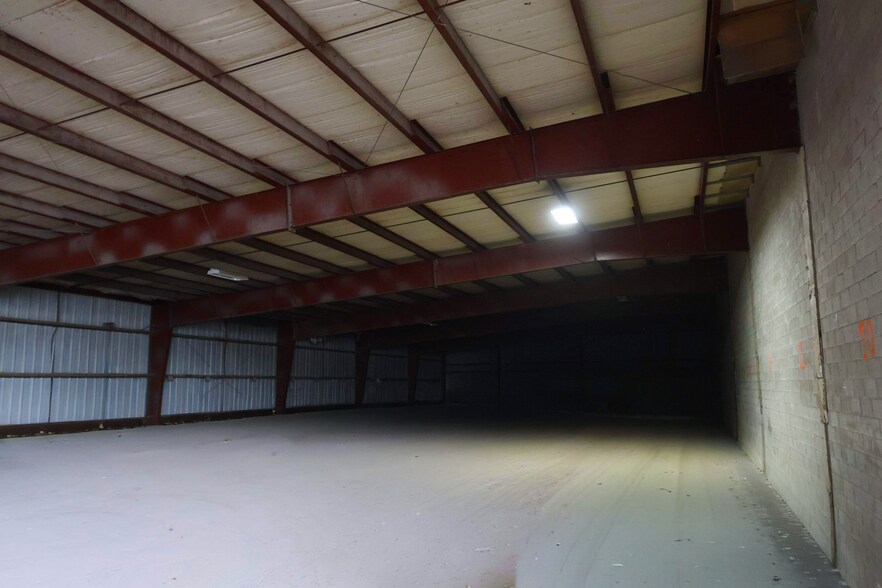 More Photos Of 1870 Hamburg St, Schenectady Freestanding For Lease