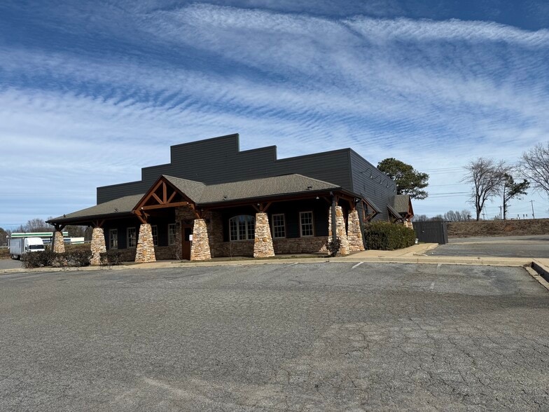 Primary Photo Of 6750 Pottery Rd, Spartanburg Restaurant For Sale