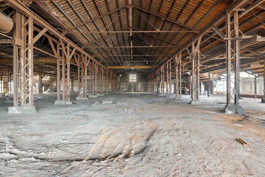 More Photos Of 523 7th Ave, Longview Warehouse For Sale