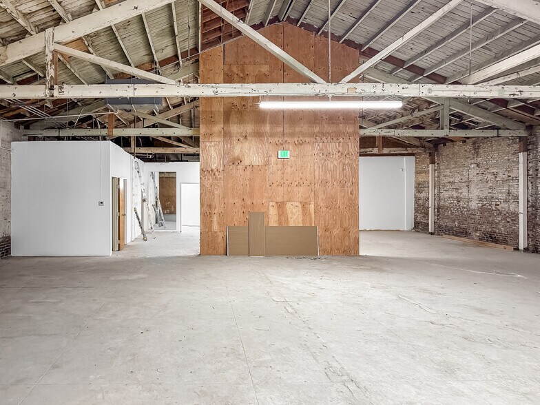 More Photos Of 1314 James M Wood Blvd, Los Angeles Warehouse For Lease