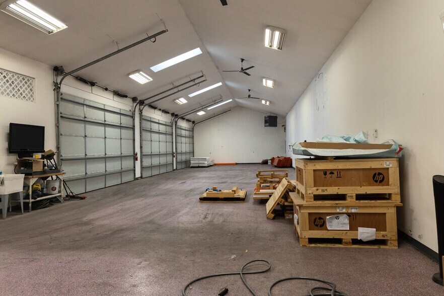 More Photos Of 6390 N Broadway, Denver Manufacturing For Lease