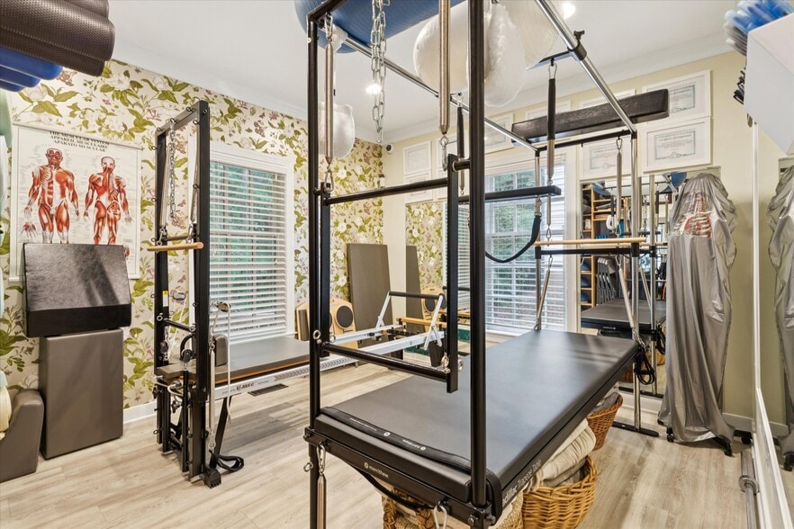 More Photos Of 5000 New Point Rd, Williamsburg Office For Sale