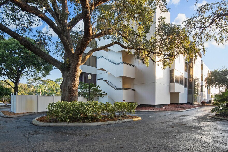 More Photos Of 401 Corbett St, Clearwater Medical For Lease