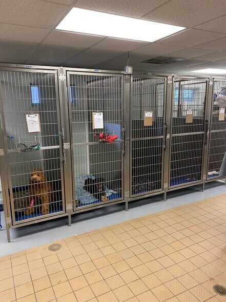 More Photos Of 101 Bahama Rd, Bahama Medical For Sale